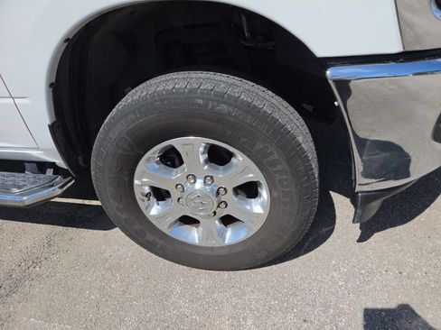 Used 2026 RAM 2500 Big Horn AWD/4WD image 3
