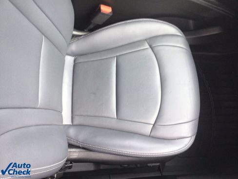 Used 2022 Buick Enclave Essence image 14