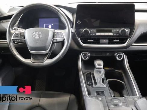 Certified 2024 Toyota Grand Highlander AWD image 14