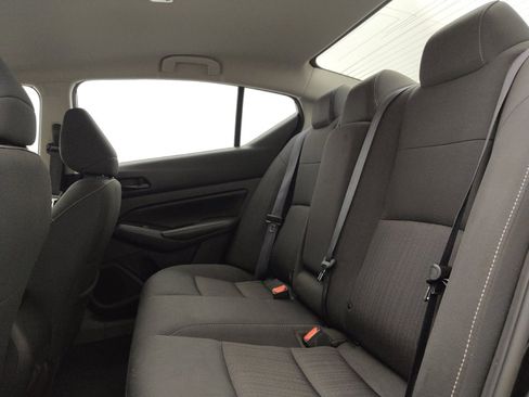 Used 2024 Nissan Altima 2.5 SV image 18