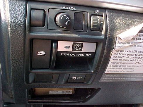 Used 2011 Subaru Outback 2.5i Premium w/ All-Weather Pkg image 21