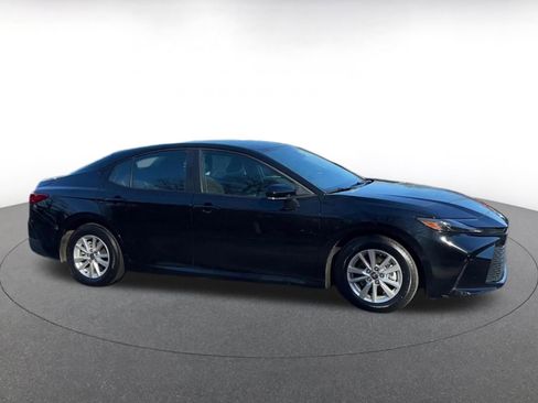 Used 2025 Toyota Camry LE image 15