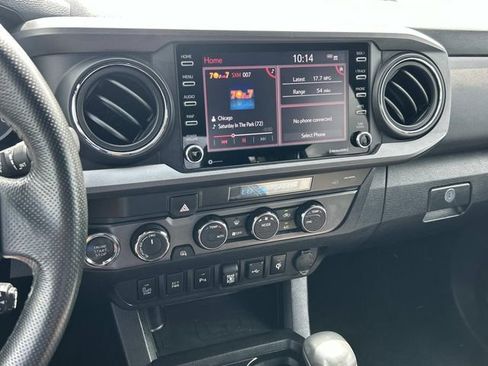 Used 2021 Toyota Tacoma TRD Off-Road w/ Technology Package AWD/4WD image 24