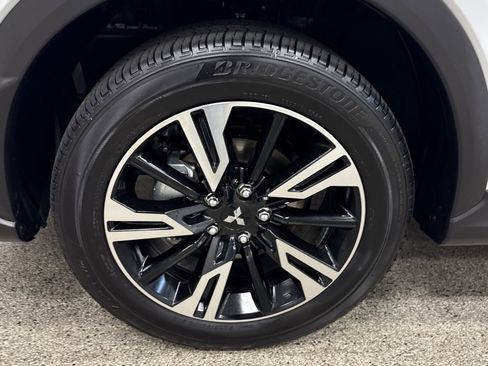 Used 2025 Mitsubishi Eclipse Cross SE image 2