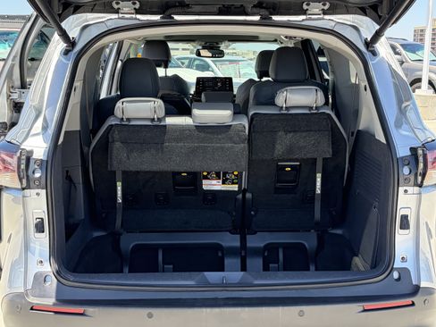 Certified 2024 Toyota Sienna XLE FWD image 22