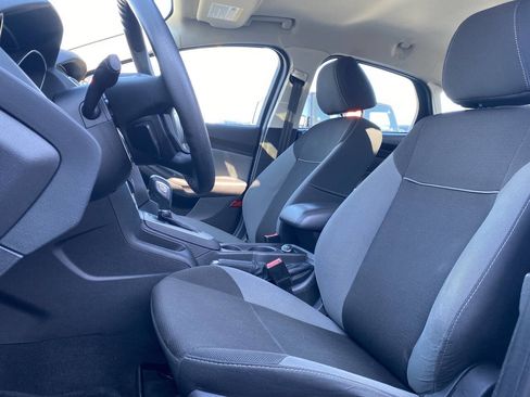 Used 2014 Ford Focus SE image 12