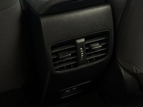 Used 2024 Toyota Corolla Cross LE FWD image 14