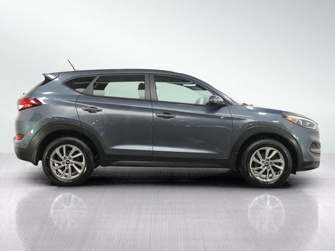 Used 2017 Hyundai Tucson SE w/ Cargo Package FWD image 6
