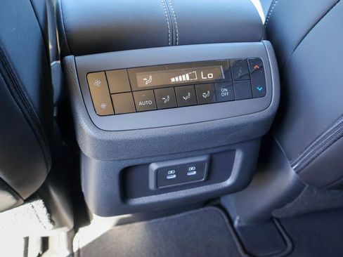 New 2026 Nissan Pathfinder SL image 17