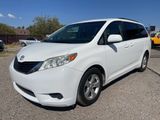 Used 2014 Toyota Sienna LE image 2