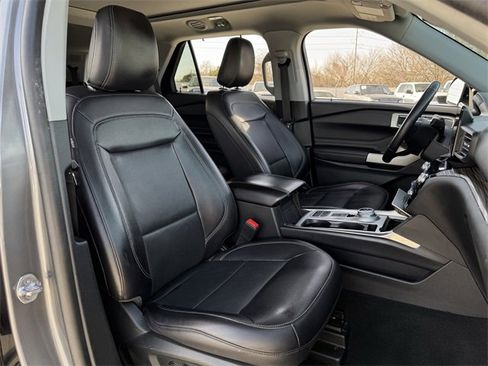Used 2021 Ford Explorer Limited w/ Equipment Group 301A image 34