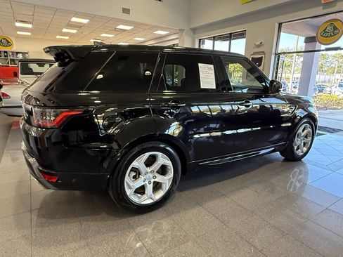 Used 2020 Land Rover Range Rover Sport HSE image 4