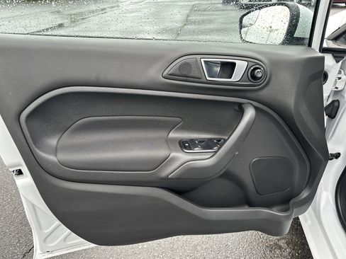 Used 2016 Ford Fiesta SE w/ Cold Weather Package FWD image 12