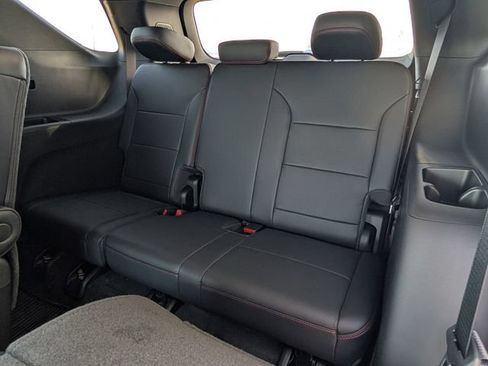 New 2026 Chevrolet Traverse RS w/ LPO, Floor Liner Package AWD/4WD image 8