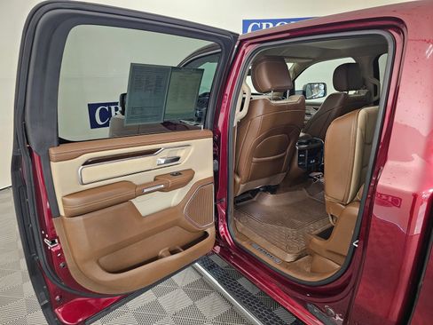 Used 2021 RAM 1500 Laramie AWD/4WD image 19