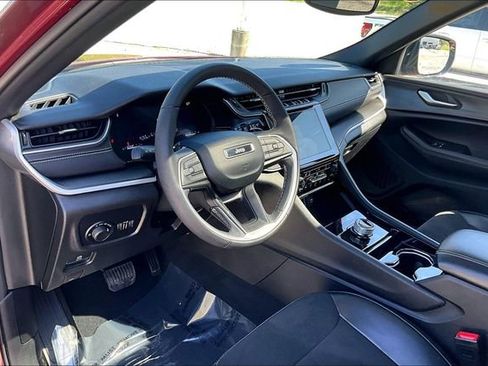 Used 2023 Jeep Grand Cherokee L Laredo AWD/4WD image 13