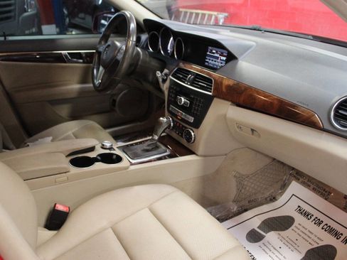 Used 2014 Mercedes-Benz C 300 4MATIC Sedan image 9