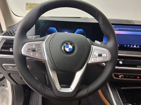 New 2026 BMW X7 xDrive40i w/ Climate Comfort Package image 15