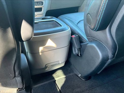 Used 2021 Chrysler Pacifica Touring-L AWD/4WD image 31