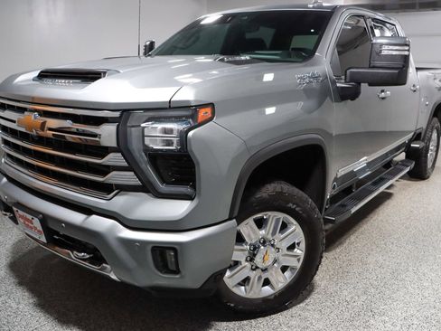 Used 2024 Chevrolet Silverado 3500 High Country w/ High Country Premium Package AWD/4WD image 35