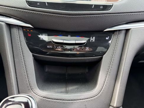 Certified 2024 Cadillac XT6 Luxury image 30