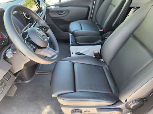 Used 2025 Mercedes-Benz Sprinter 2500 image 14