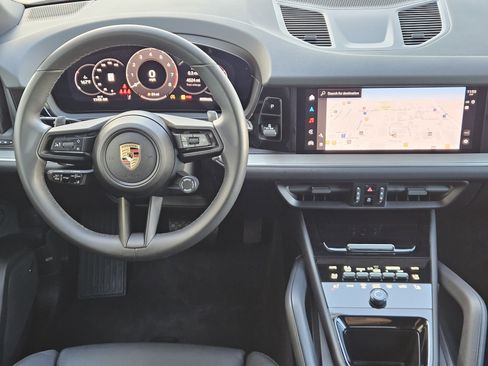 Certified 2025 Porsche Cayenne image 25