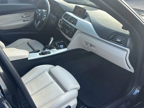 Used 2017 BMW 320i xDrive Sedan AWD/4WD image 19
