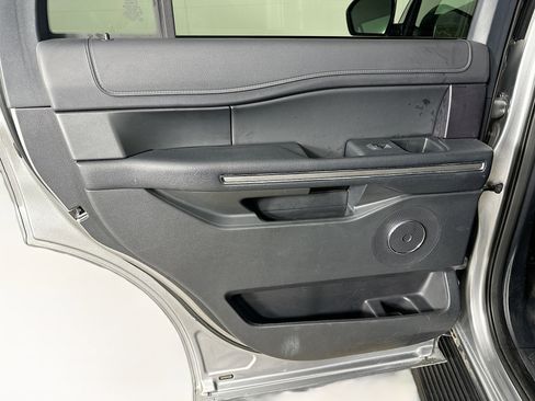 Used 2024 Ford Expedition XLT image 26