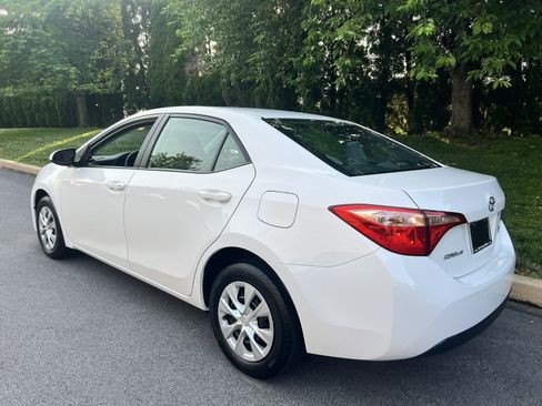 Used 2017 Toyota Corolla L w/ Carpet Mat Package (TMS) FWD image 37