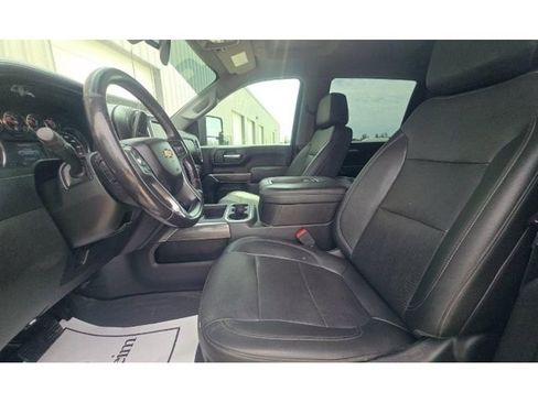Used 2022 Chevrolet Silverado 2500 LTZ AWD/4WD image 5