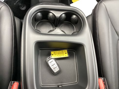 New 2026 Chrysler Pacifica Select image 21