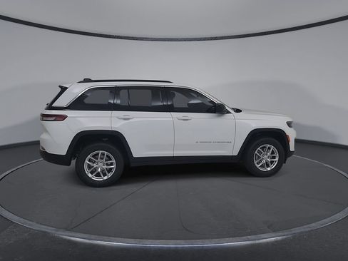 New 2026 Jeep Grand Cherokee Laredo X AWD/4WD image 16