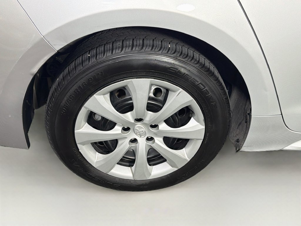 Used 2024 Toyota Corolla LE FWD image 33