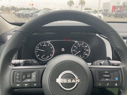 New 2025 Nissan Pathfinder SV image 11