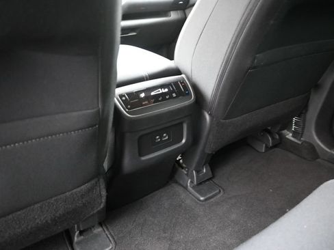 Used 2025 Nissan Pathfinder SV FWD image 17