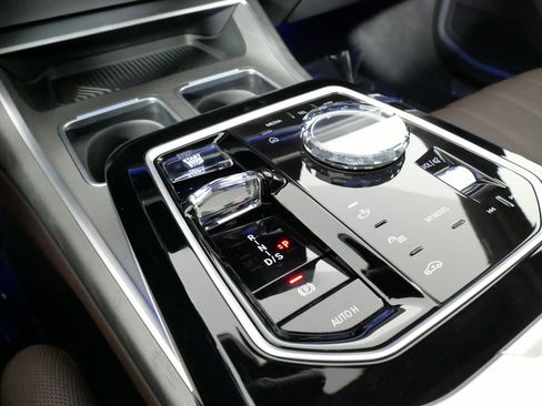 Used 2023 BMW 760i xDrive w/ Executive Package image 62