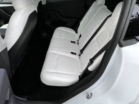 Used 2023 Tesla Model Y Long Range AWD/4WD image 23