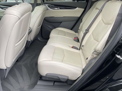 Used 2021 Cadillac XT6 Premium Luxury image 13