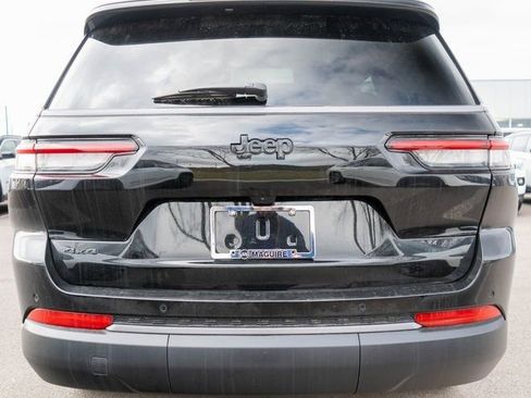 New 2026 Jeep Grand Cherokee L Limited w/ Limited Altitude Package AWD/4WD image 6