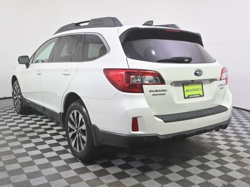 Used 2017 Subaru Outback 3.6R Limited AWD/4WD image 4