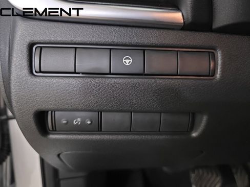 Used 2022 Nissan Rogue SV image 14