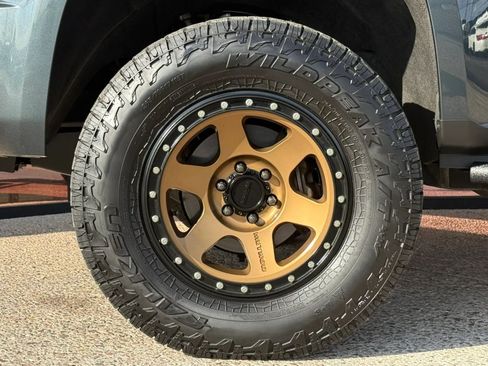Used 2017 Chevrolet Colorado LT w/ Luxury Package, Chrome AWD/4WD image 27