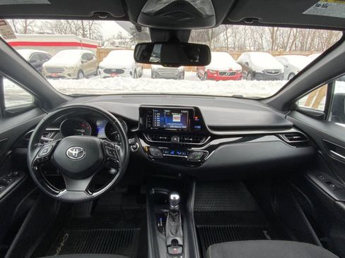 Used 2018 Toyota C-HR XLE image 30