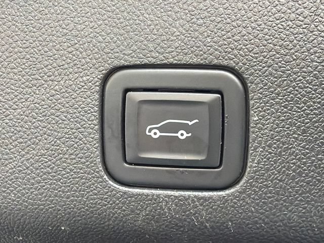 Used 2021 Chevrolet Tahoe Premier RWD image 19