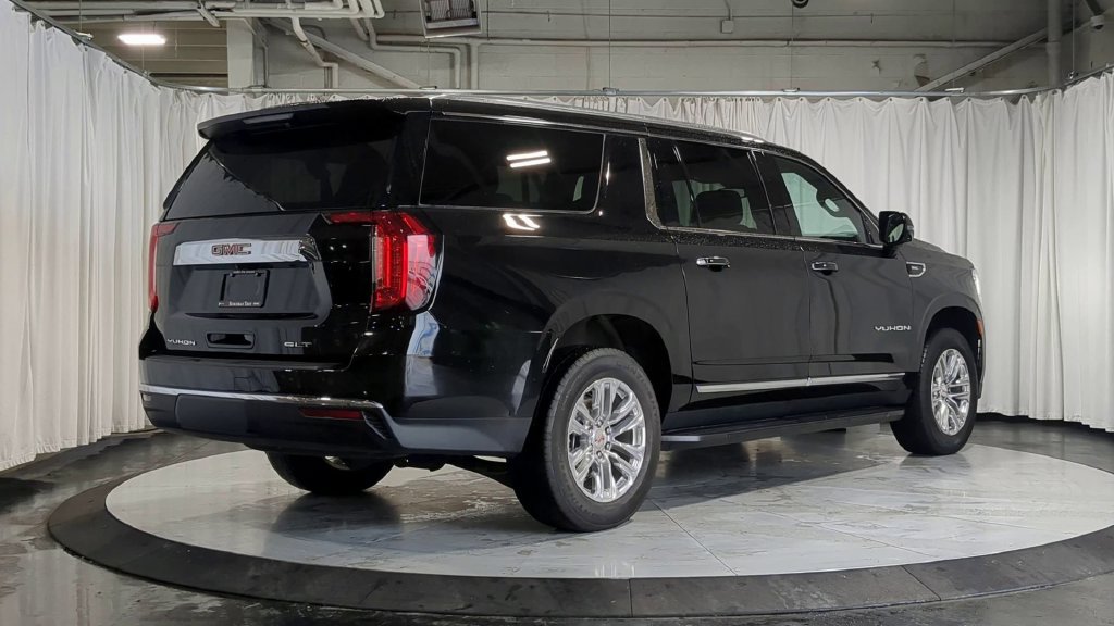Used 2024 GMC Yukon XL SLT w/ SLT Premium Package AWD/4WD image 10
