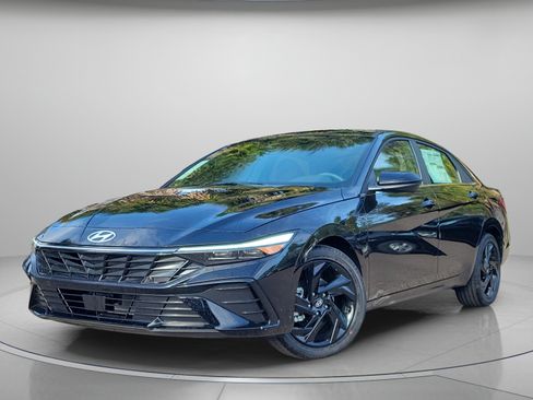 New 2026 Hyundai Elantra SEL Sport Premium FWD image 2