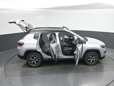 Used 2025 Jeep Compass Limited AWD/4WD image 50