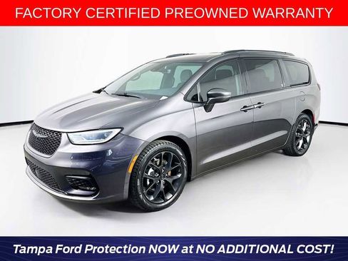 Used 2021 Chrysler Pacifica Touring w/ S Appearance Package FWD image 1
