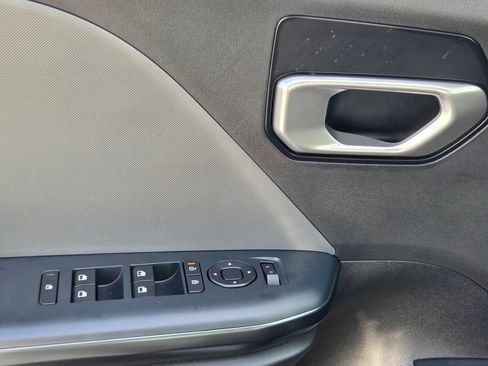 Used 2025 Kia K4 LXS image 27